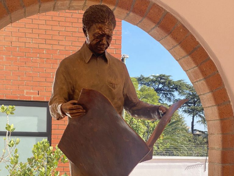 Stay in Mandela’s Presidential Suite at Sanctuary Mandela